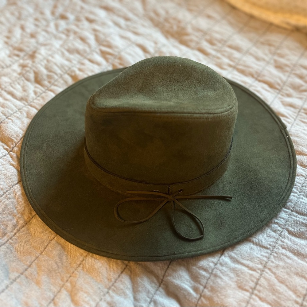 World market western hat in olive. Never worn. 22”